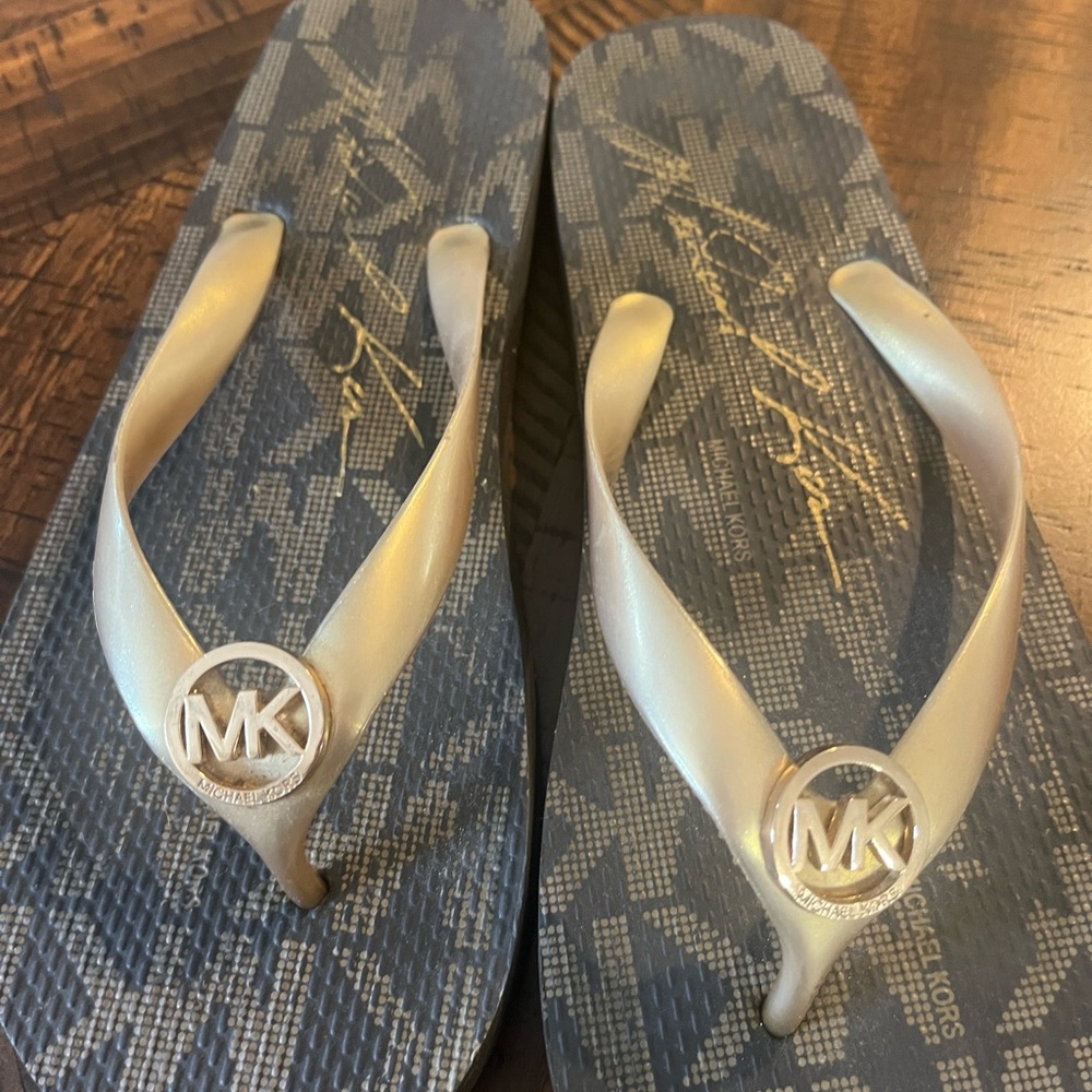 Michael Kors Brown and Gold Patterned Flip Flops - Picture 2 of 3
